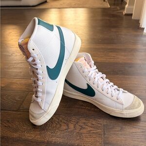 Nike White and Green Vintage Blazer High-Top Sneakers